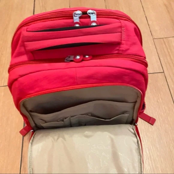 NWOT Big Pink Backpack w/ laptop pocket - Picture 5 of 13